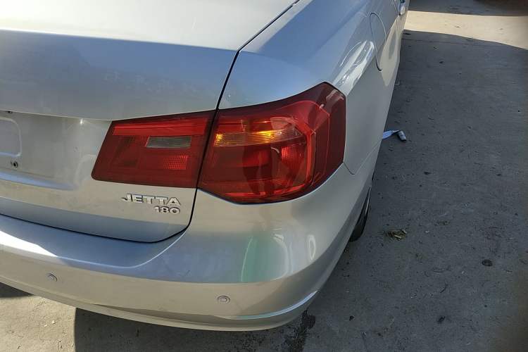 Used Volkswagen Jetta 2015 1.6L Manual Fashion Edition