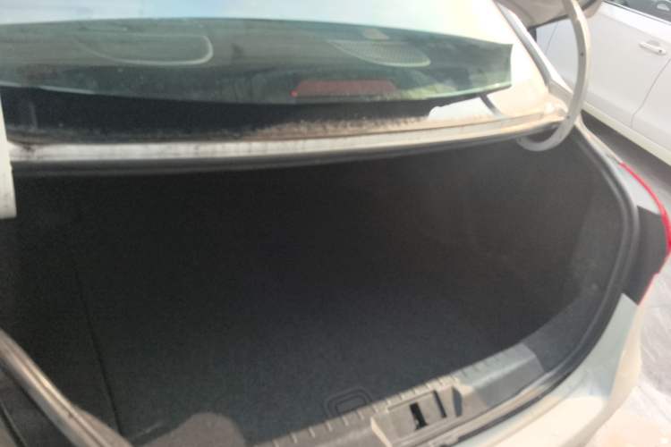 Used Geely Auto Emgrand 2019 Leading Edition 1.5L Manual Upgraded Connectivity Model China VI Standard
