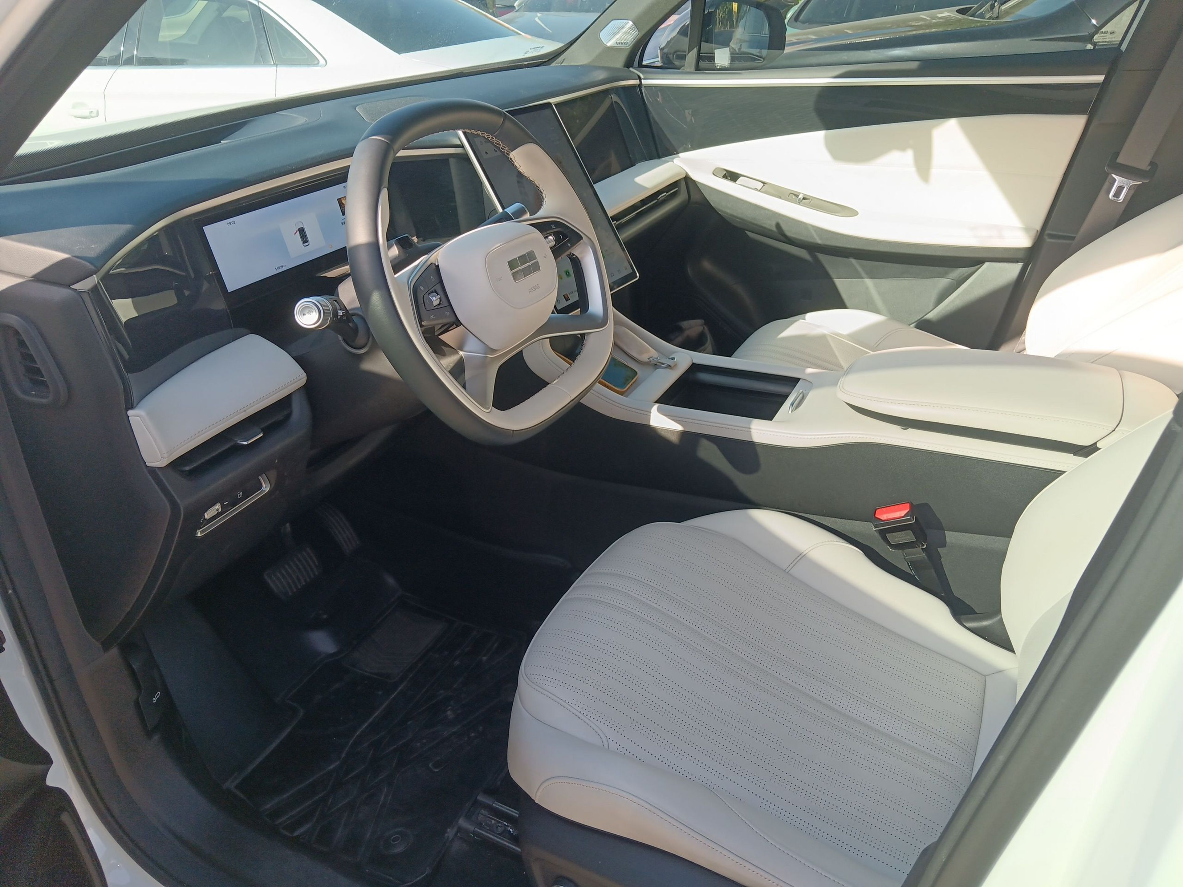 Переднее сиденье в автомобиле