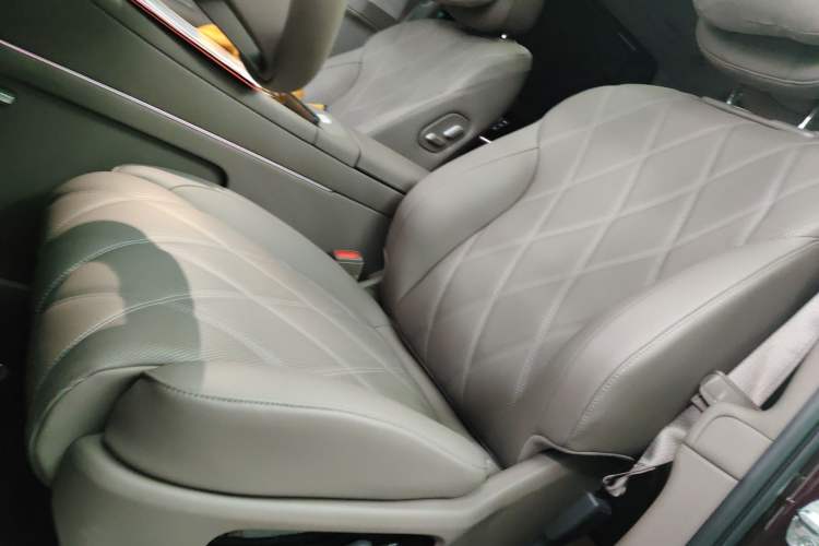 Used Hima AITO M9 2025 Extended-Range Ultra Version 52 kWh 5-Seater Edition