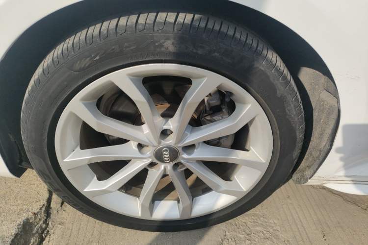 Used Audi A4L 2018 30th Anniversary Edition 40 TFSI Fashion Model
