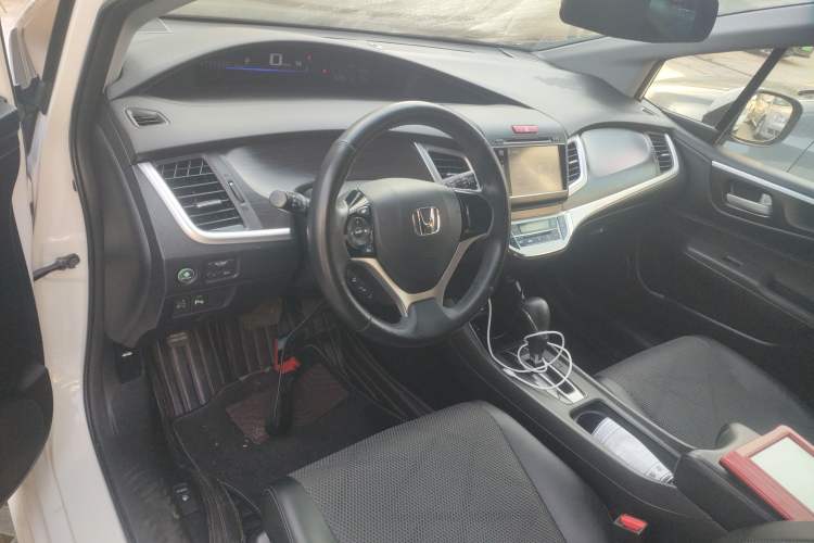 Used Honda Jade 2013 1.8L automatic Comfort version 5 seats