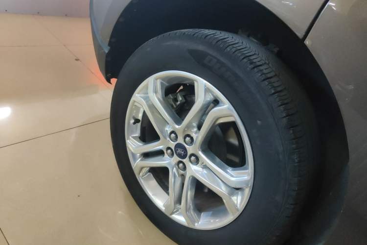 Used Ford Edge 2016 EcoBoost 245 Four-Wheel Drive Titanium Edition 7-Seater
