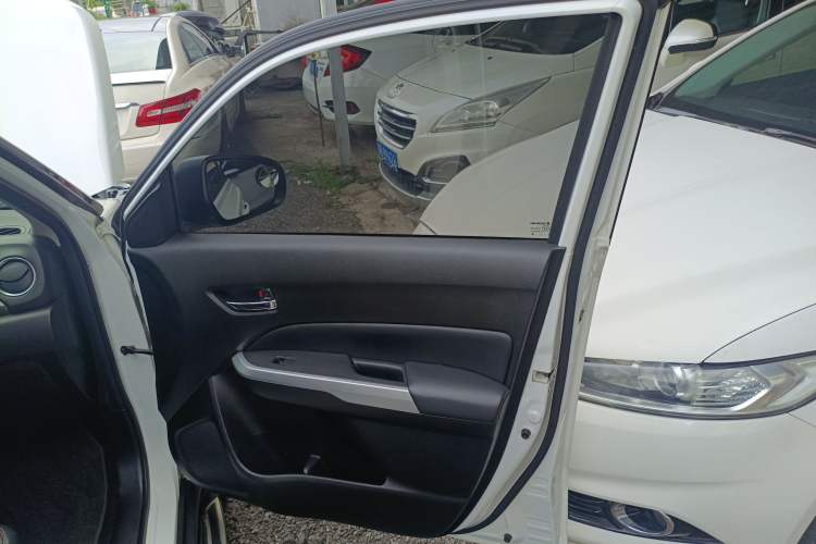 Used Suzuki Vitara 2016 1.4T Automatic Two-Wheel Drive Luxury Version
