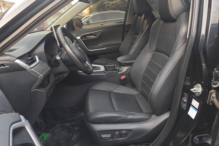 Used Toyota Wildlander 2022 2.0L CVT 4x4 Luxury PLUS Edition