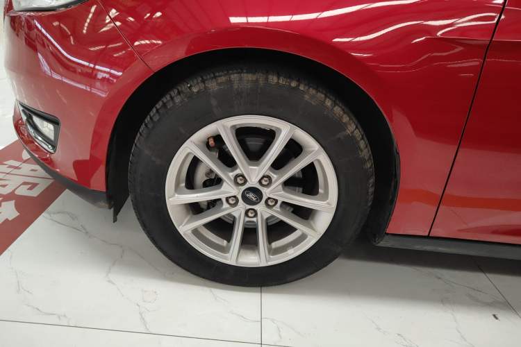 Used Ford Focus 2015 Hatchback 1.6L Automatic Fashion Edition
