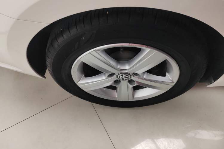 Used Volkswagen Lamando 2015 230TSI DSG Fashion Edition
