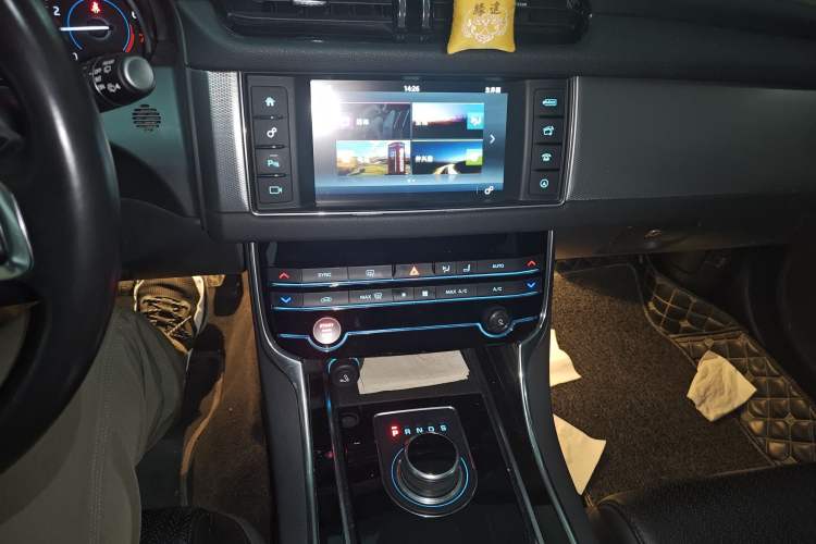 Used Jaguar XF 2018 XF Sportbrake 2.0T 250 PS All-Wheel Drive Luxury Edition