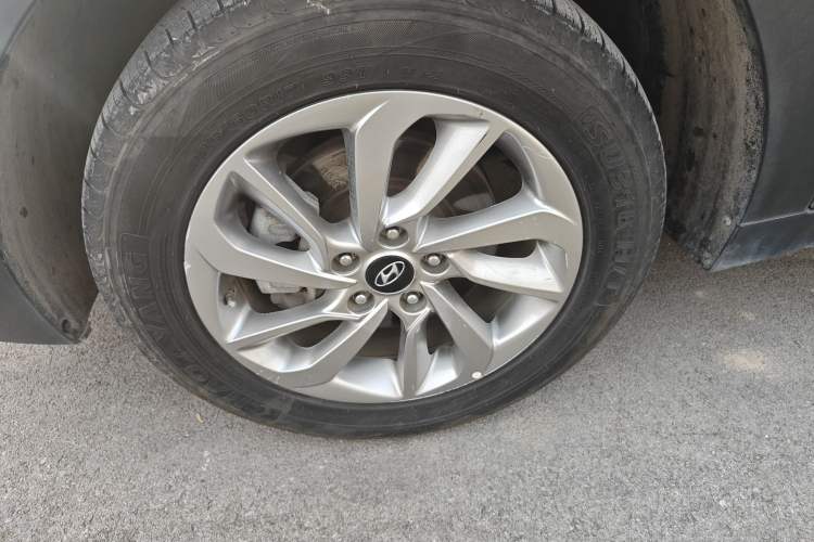 Used Hyundai Tucson 2018 1.6T Dual-Clutch Two-Wheel Drive 15th Anniversary Special Edition