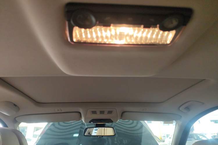 Used BMW 5 Series 2015 535Li Leading Model
