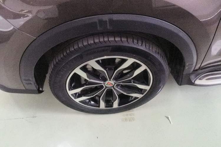 Used Roewe RX5 2016 20T Two-Wheel Drive Automatic Internet Smart Edition
