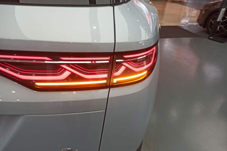 Used BYD Song L DM-i 2025 Intelligent Driving Version 160 km Beyond-Range Type
