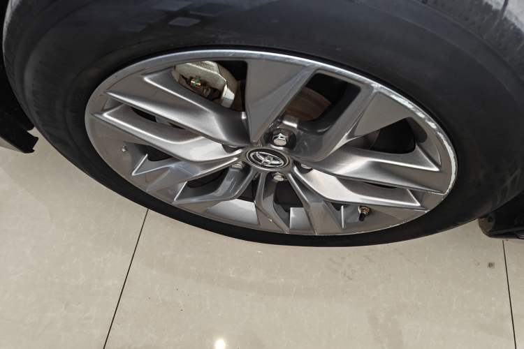 Used Toyota Avalon 2019 2.0L Ambition Edition China VI
