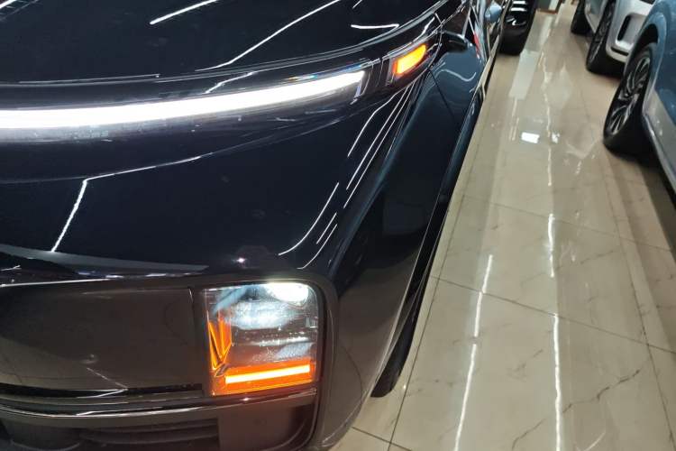 Used Li Auto L8 2023 Pro Model
