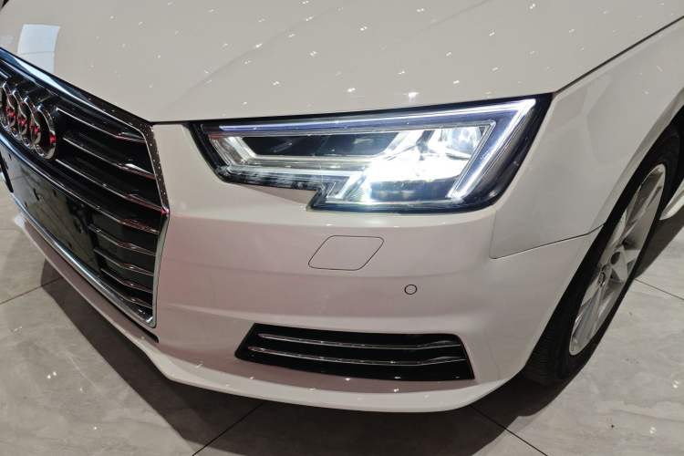 Used Audi A4L 2018 30th Anniversary Edition 40 TFSI Trendy Model
