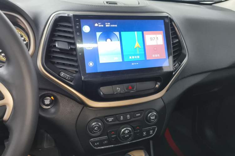 Used  Cherokee 2017 2.4L Professional Edition
