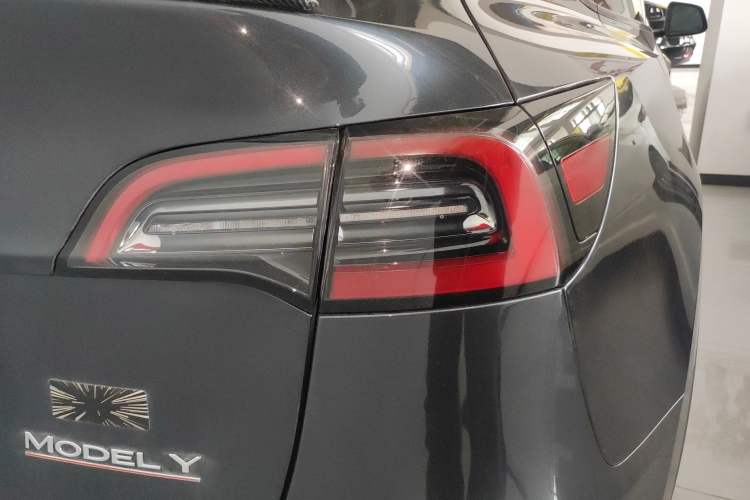 Used Tesla Model Y 2024 Long-Range All-Wheel-Drive Version
