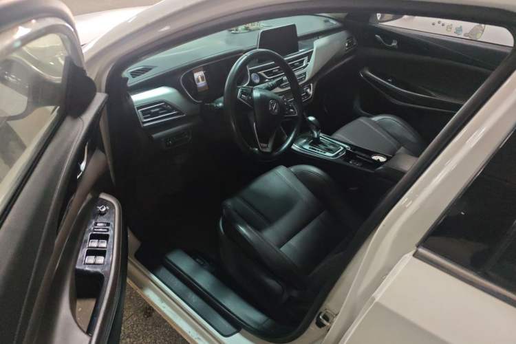 Used Changan Raeton CC 2018 1.5T Automatic Elegant Starry Edition China V Standard