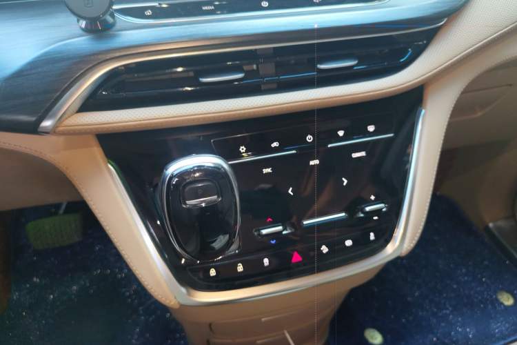 Used Buick GL8 2021 ES Land Cruiser 653T Luxury Edition