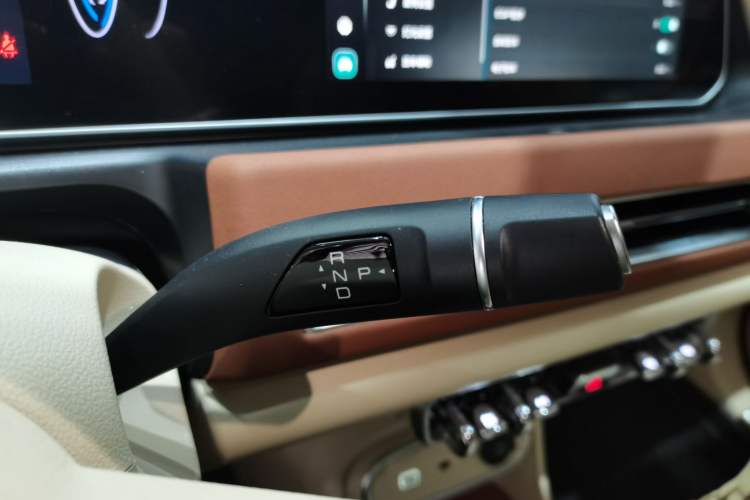 Used ORA Good Cat 2023 401 km Standard Range Premium Version Lithium Iron Phosphate