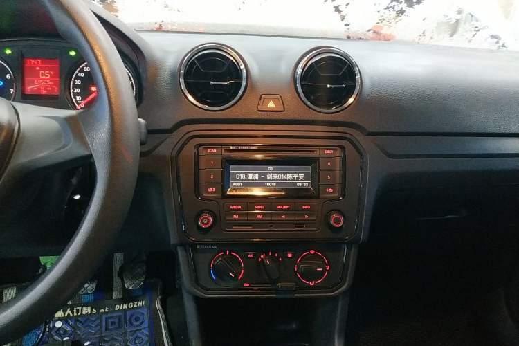 Used Volkswagen Jetta 2017 1.4L Manual Fashion Edition
