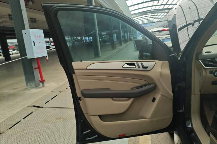 Used Mercedes-Benz M-Class 2014 ML 320 4MATIC