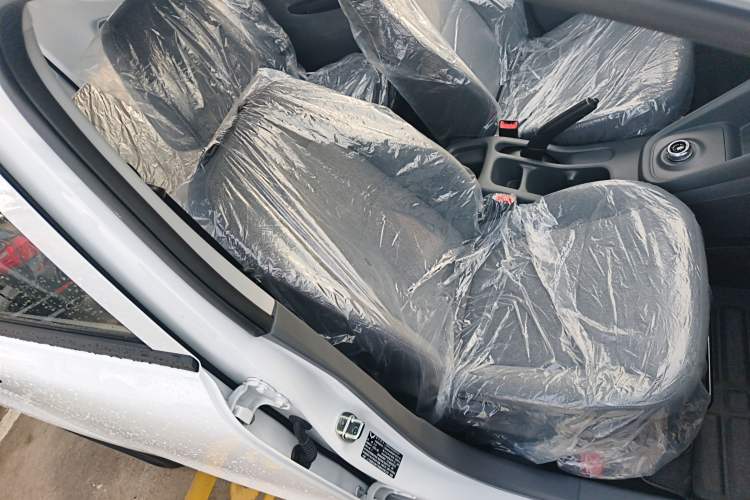 Used Wuling Hongguang New Energy 2025 Extended-Range Hybrid 50 km Standard Version
