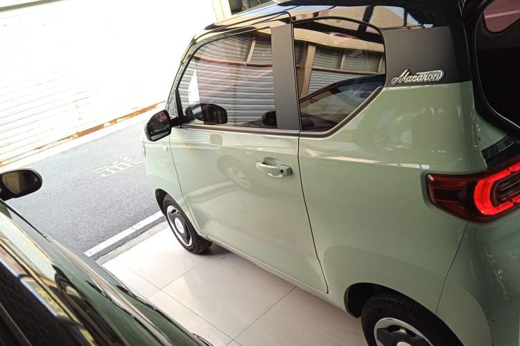 Used Wuling Hongguang MINIEV 2021 Macaron Fashion Model Lithium Iron Phosphate
