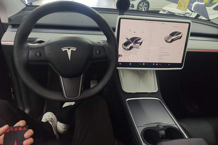 Used Tesla Model Y 2023 Rear-Wheel-Drive Version
