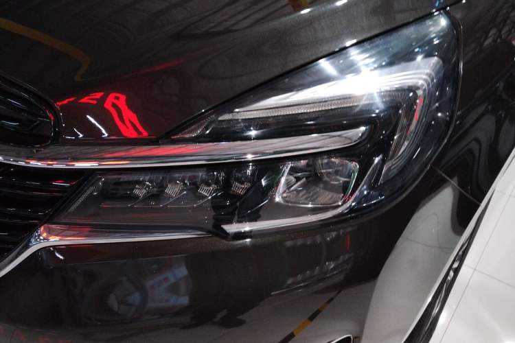 Used Buick GL8 2021 Land Cruiser Executive Class 652T Comfort Model
