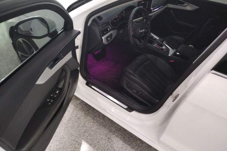 Used Audi A4L 2020 40 TFSI Fashionable and Elegant Model