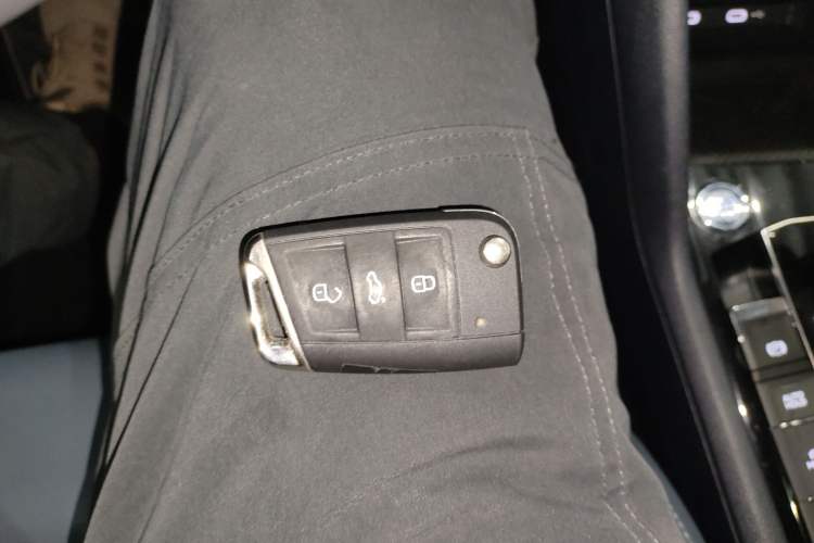 Used Volkswagen Tharu 2024 300TSI Two-Wheel-Drive Moon Luxury Edition
