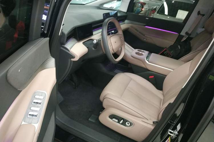 Used XPeng X9 2025 740 Ultra-Long Range Max