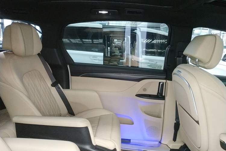 Used Buick GL8 2022 ES Land Cruiser 653T Luxury Model
