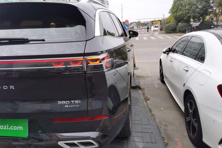 Used Volkswagen Talagon 2024 Facelifted 380TSI All-Wheel Drive R-Line Cruise Premium Edition
