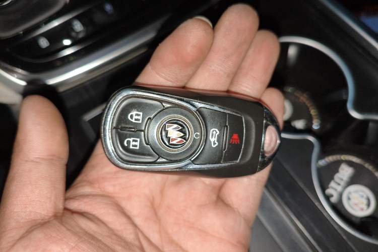 Used Buick GL8 2021 ES Landtrek 653T Comfort Edition