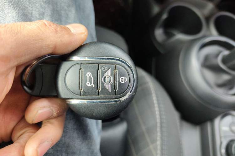 Used  MINI 2018 1.5T COOPER Classic Edition Five-Door Version