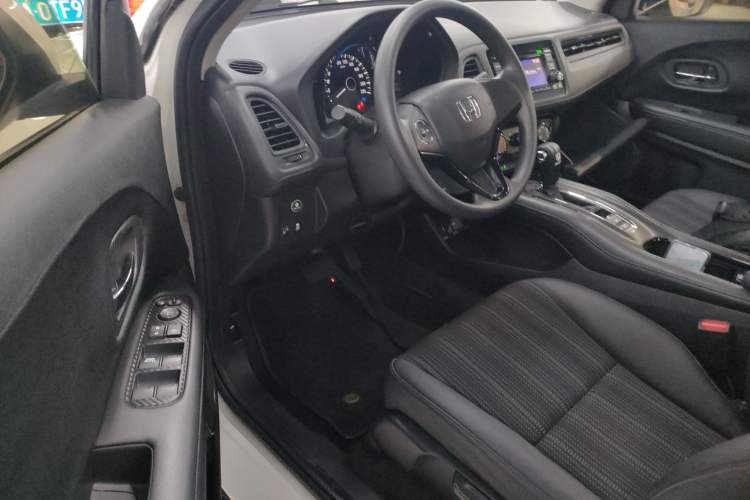 Used Honda Vezel 2016 1.8L CVT Front-Wheel Drive Pioneer Edition
