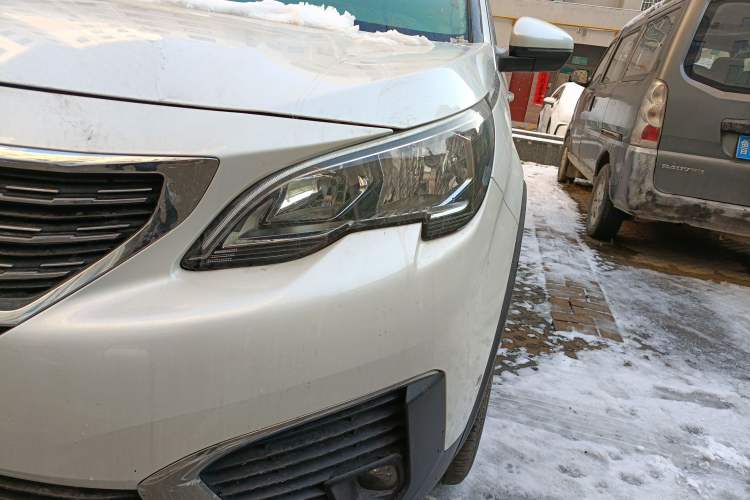 Used Peugeot 5008 2017 380THP 7-Seater Luxury Edition
