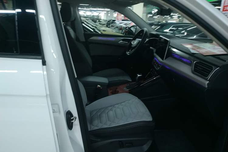 Used Volkswagen Tayron 2023 330TSI Two-Wheel-Drive R-Line High-Energy Version