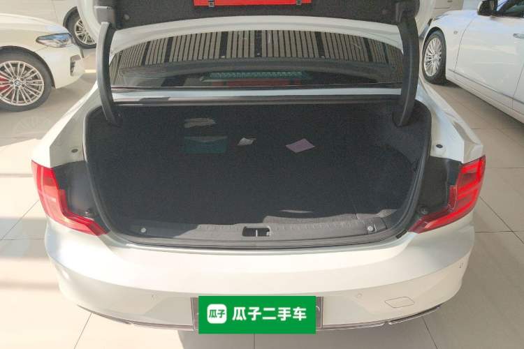 Used Volvo S90 2018 T4 Zhiyuan Edition
