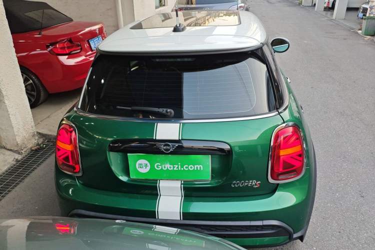 Used  MINI 2022 2.0T COOPER S Classic Edition
