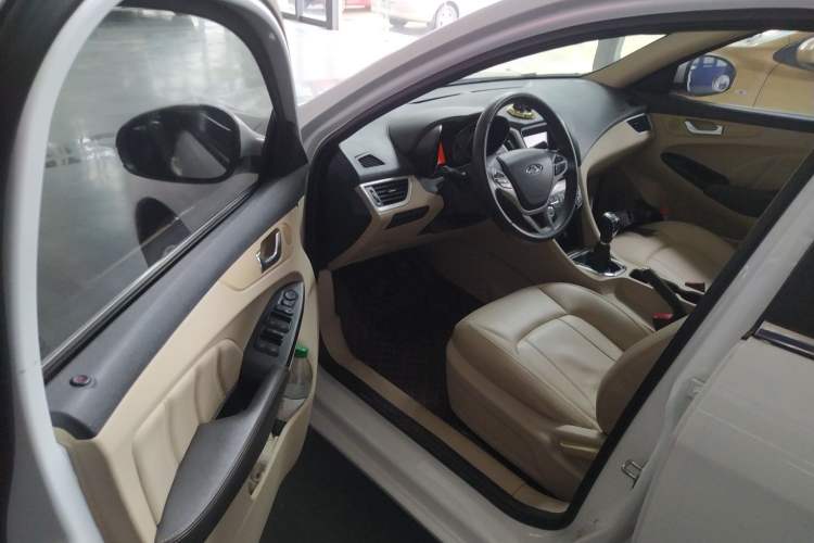 Used Chery Arrizo 7 2015 1.6L Manual ZhiShang Edition
