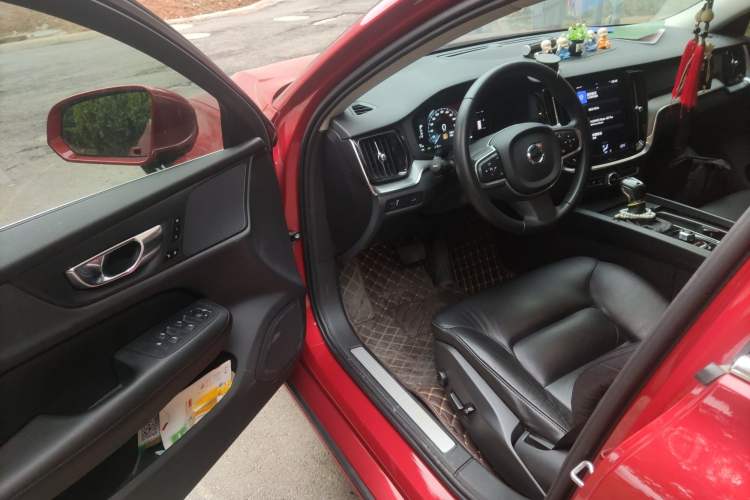 Used Volvo S60 2021 T4 Zhiyi Luxury Edition