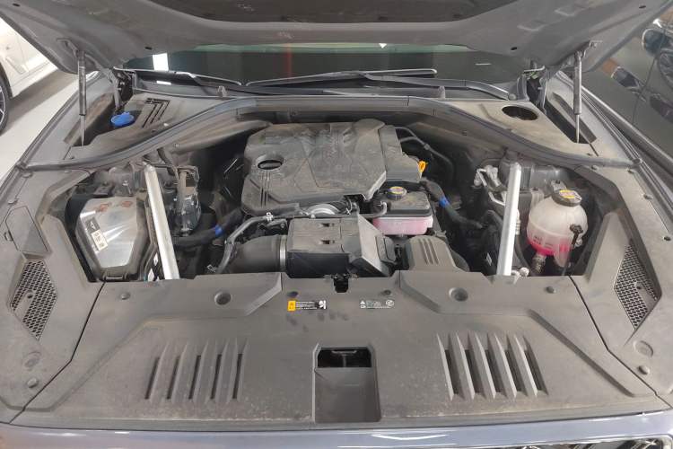 Used Genesis GV70 2025 2.5T Two-Wheel-Drive Luxury Edition
