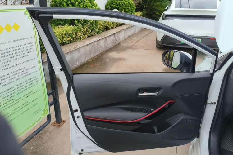 Used Toyota Levin 2022 Dual-Motor 1.8H E-CVT Sport Edition
