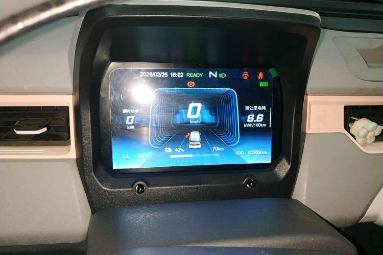 Used Chery QQ Ice Cream 2022 170km Sundae Phosphate Lithium-Ion
