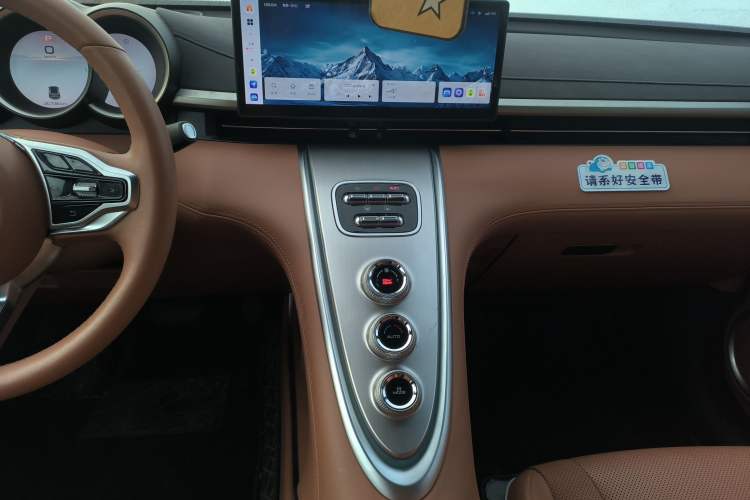 Used ORA Lightning Cat 2022 555 km Luxury Edition