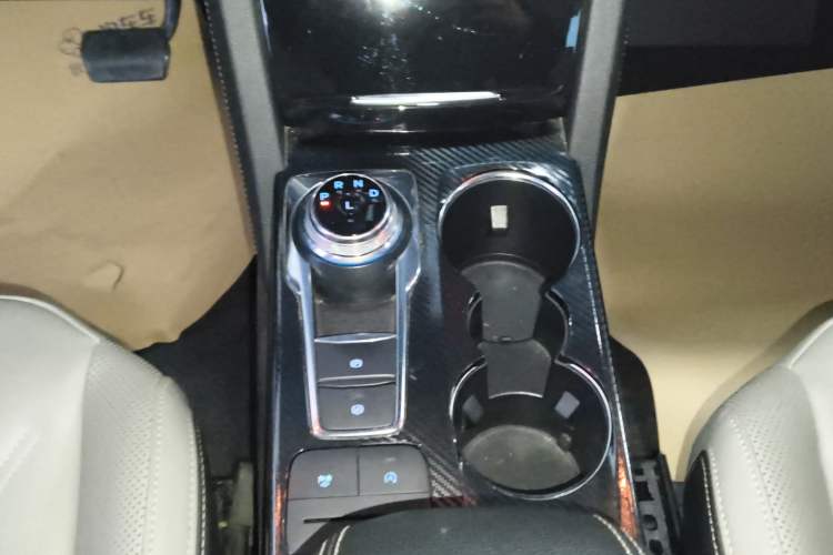 Used Ford Escape 2020 EcoBoost 245 Two-Wheel-Drive Titanium Edition
