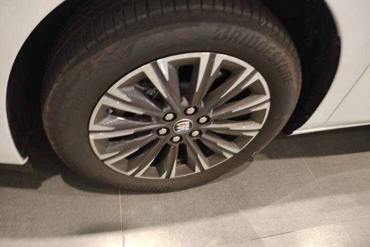 Used Buick GL8 2025 Lu Zun Deluxe Edition